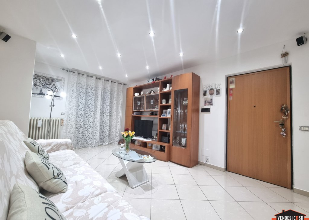 Appartamenti trilocale in vendita  90 m² ottime condizioni, Adelfia, località Canneto