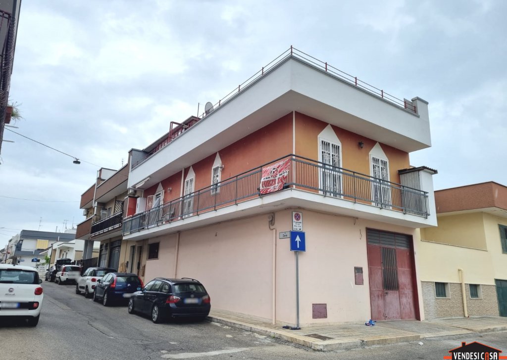 Case Semi-indipendenti in vendita  90 m² buono stato, Adelfia, località Canneto