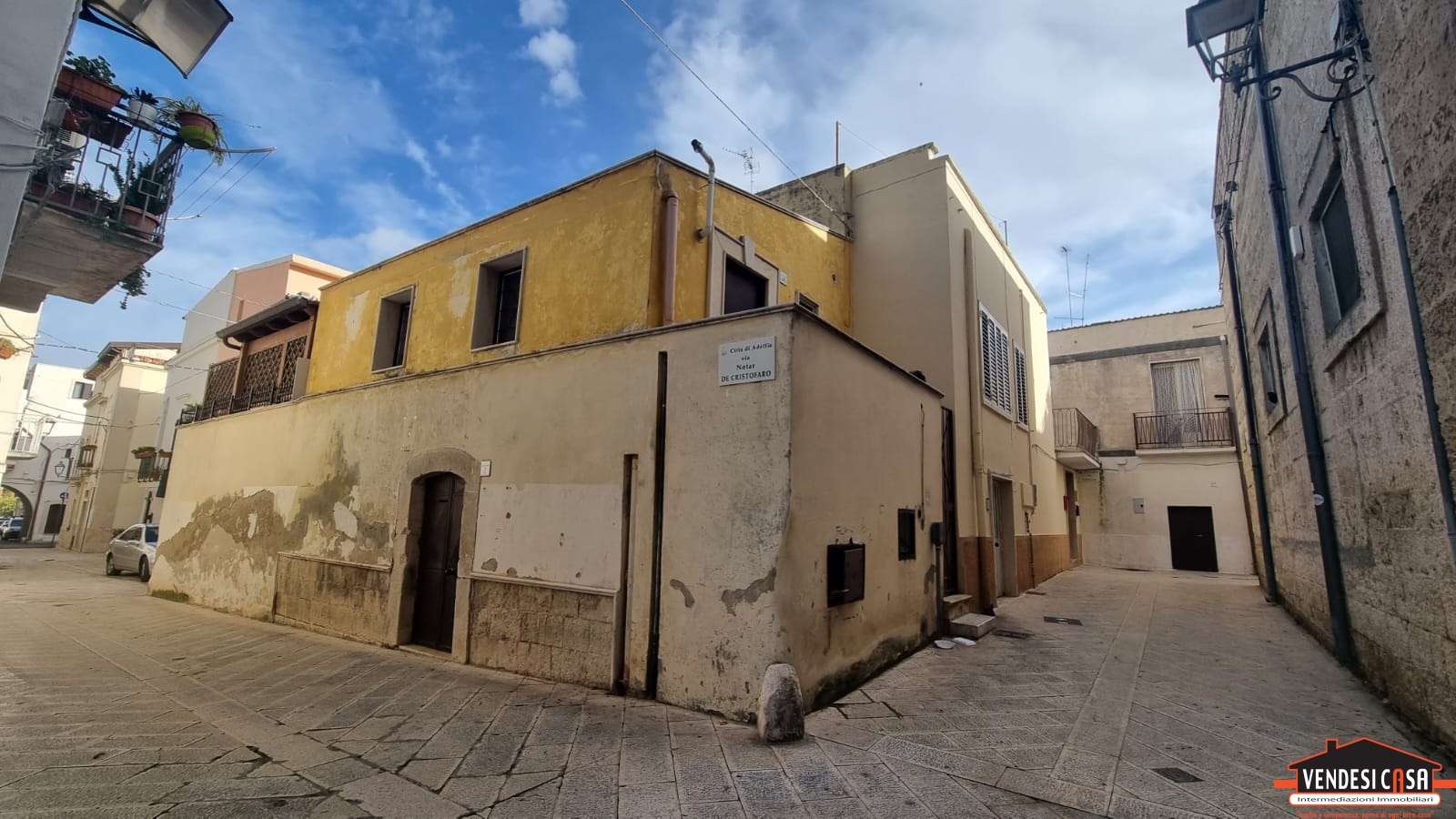 casa indipendente in vendita ad Adelfia in zona Canneto